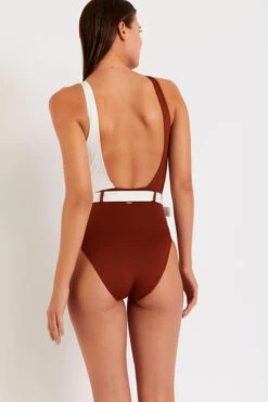 Maillot De Bain 1 Pièce Bi-couleur Marron Et Blanc MARIETA AUKANA -Joli Vetement 20e marieta corales 41n38 dos