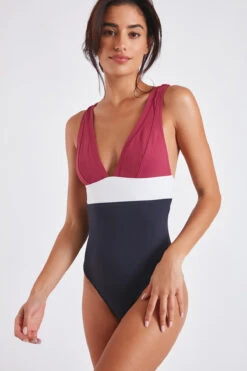 Maillot De Bain Une Pièce Bleu Marine ALAMEDA TAMARINDO -Joli Vetement 22e alameda tamarin 14h06 dev2