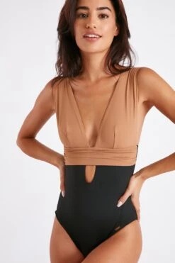 Maillot De Bain Une Pièce Noir Et Camel CAROLINA DUYA -Joli Vetement 22e carolina duya 41e01 dev2