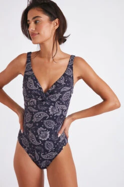 Maillot De Bain Une Pièce Bleu Marine NANCIE JAYERA -Joli Vetement 22e nancie jayera zhd06 dev